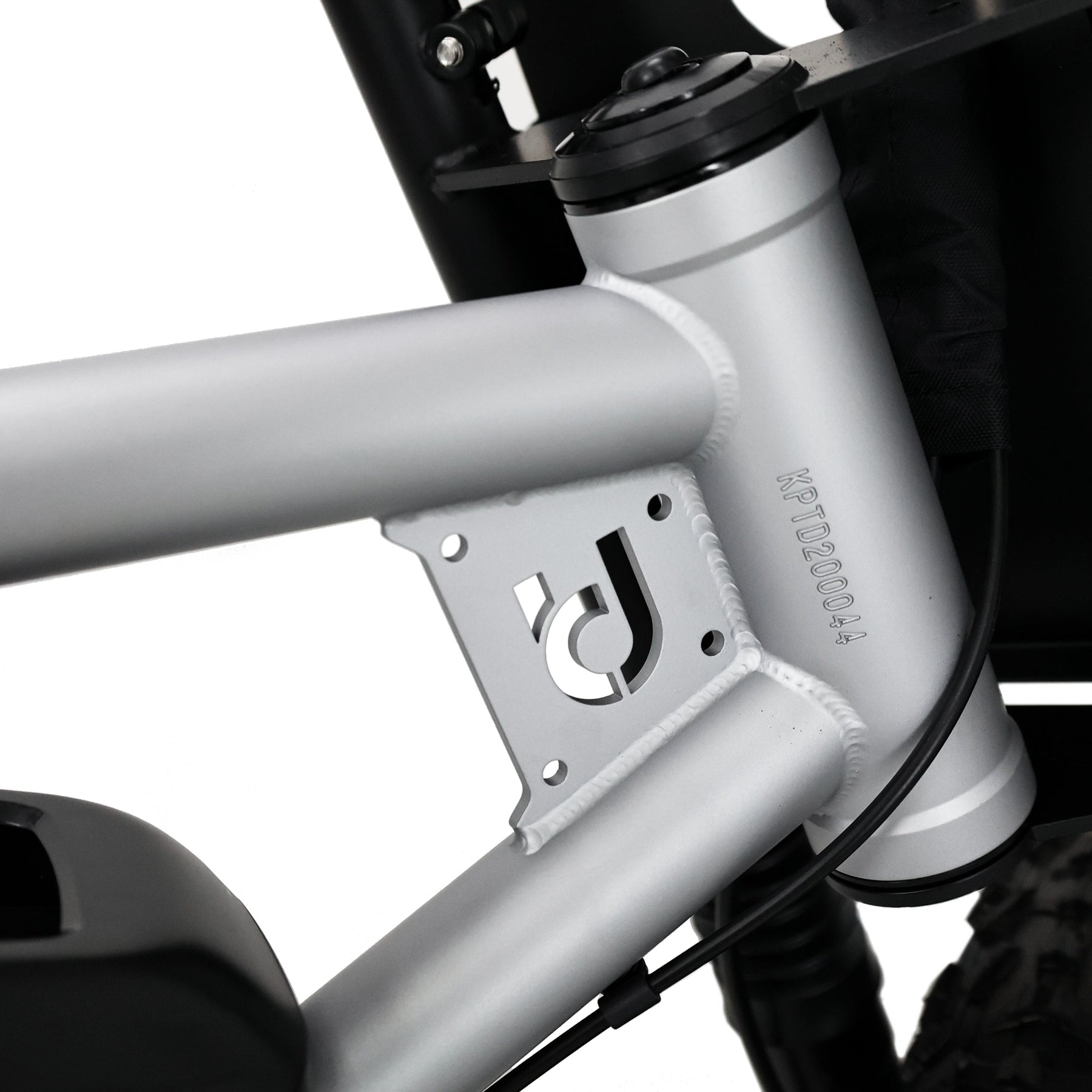 UDX 204 Silver Grey