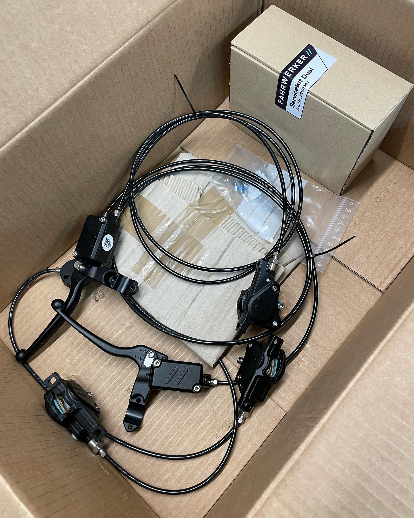 FAHRWERKER Hydraulic brake system, complete set